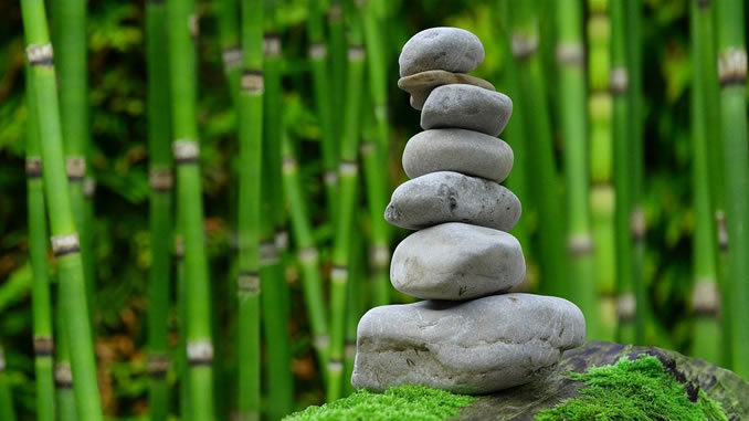 meditation-steine-bambus-zen