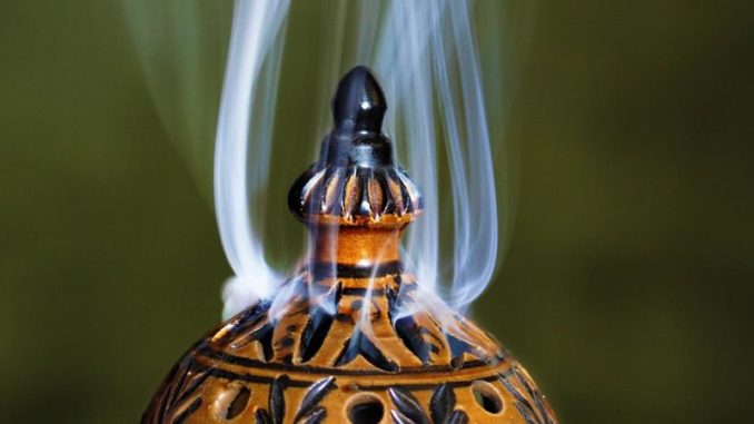 weihrauch-raeuchern-incense