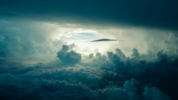 wolken-blick-ewigkeit-nahtoderfahrung-einssein-verschieden sein-tattva-vieveka-sky