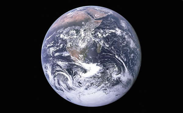 fred-hageneder-the-blue-marble-earth-seen-from-Apollo-17