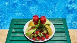 Ayurveda Sommer Rezepte-pool-obstteller-fruit