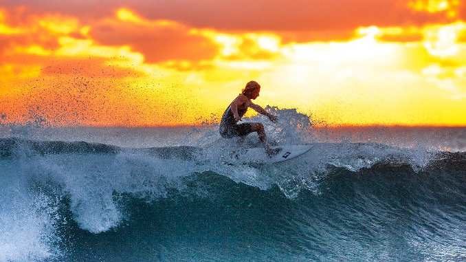 surfer in der Abendsonne