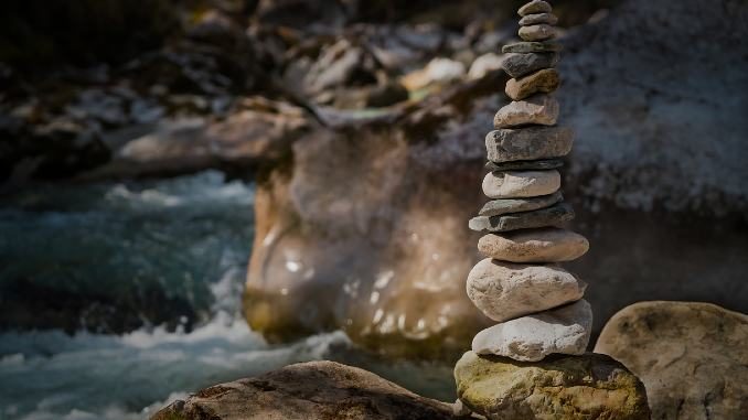 steine-turm-meditation-stones