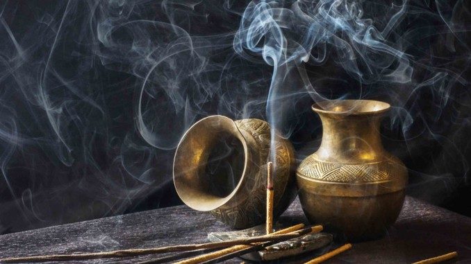 Räuchern energetische spirituelle Reinigung incense
