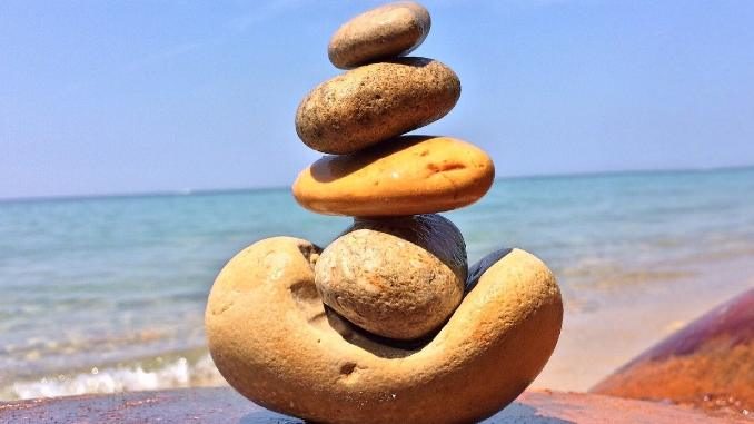 balance steine meer stones