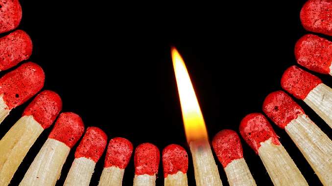 streichhoelzer flamme flame