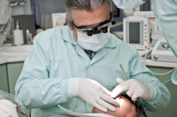 Zahnarztbesuch Hilfe für Angstpatienten zahnarzt mit patientin