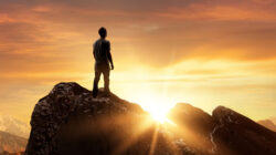 der moderne Mystiker auf einem Berg