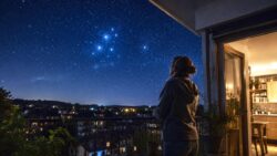 Kommt uns die geistige Welt näher Sternennacht auf dem Balkon